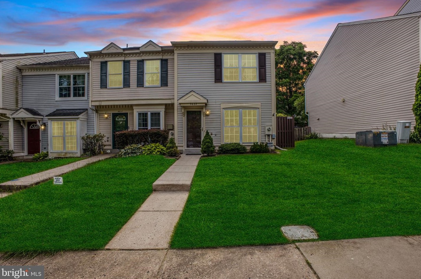 9639 Stirling Bridge Dr, Columbia MD 21046-1938 exterior