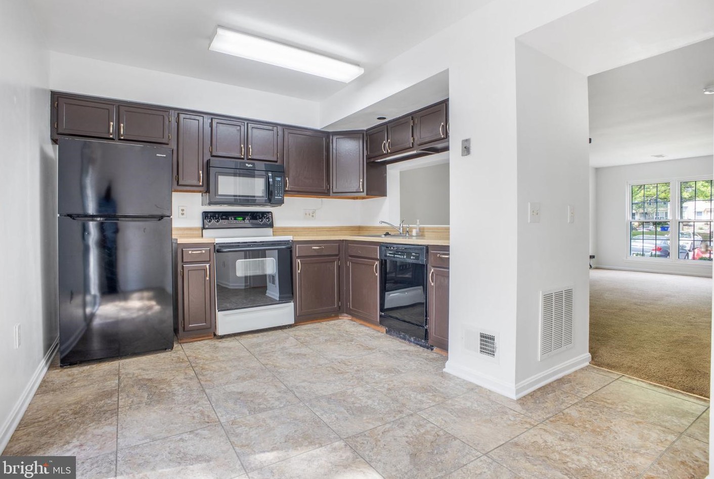 9639 Stirling Bridge Dr, Columbia MD 21046-1938 exterior