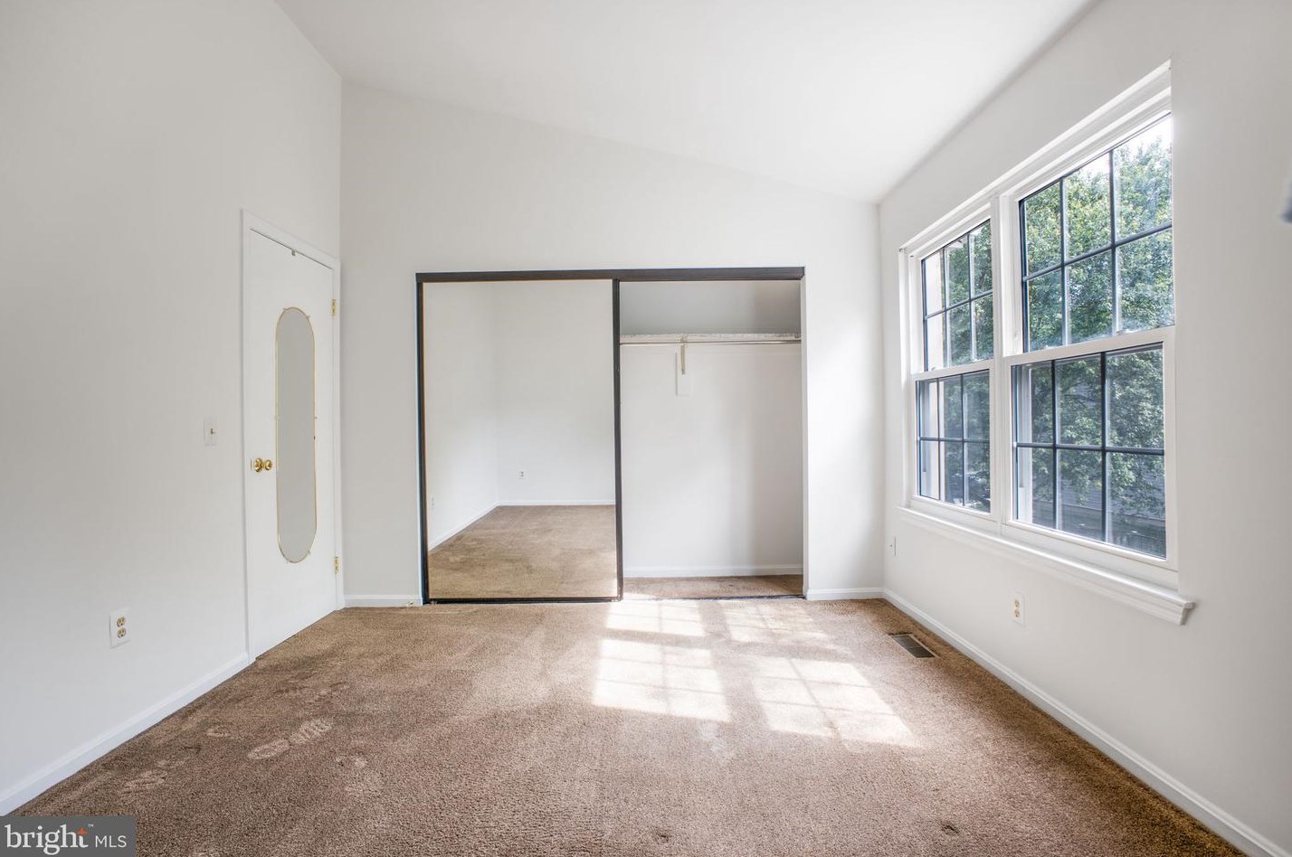 9639 Stirling Bridge Dr, Columbia MD 21046-1938 exterior