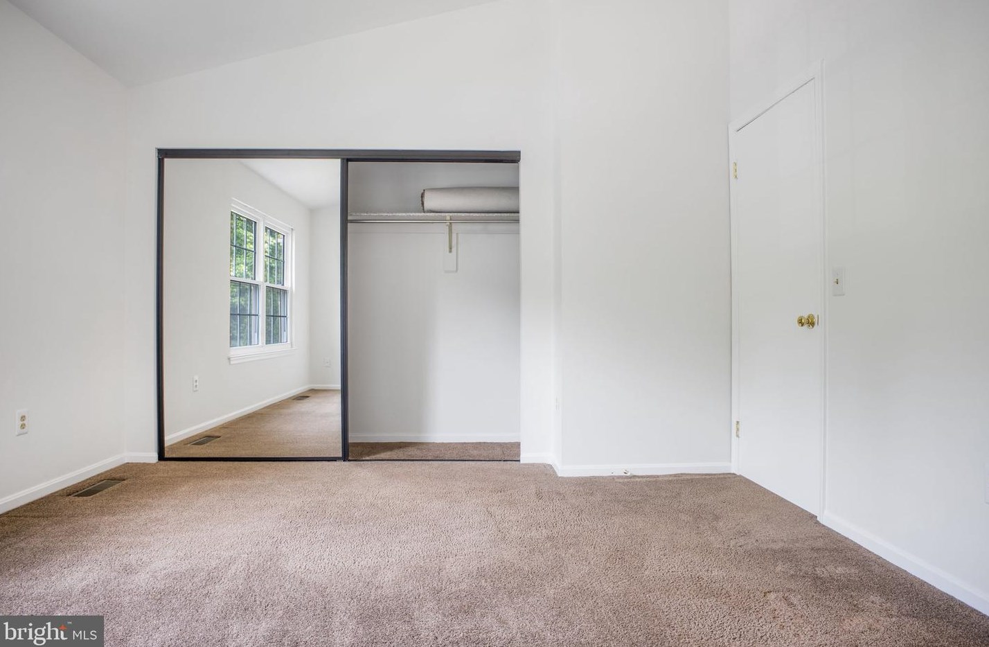 9639 Stirling Bridge Dr, Columbia MD 21046-1938 exterior