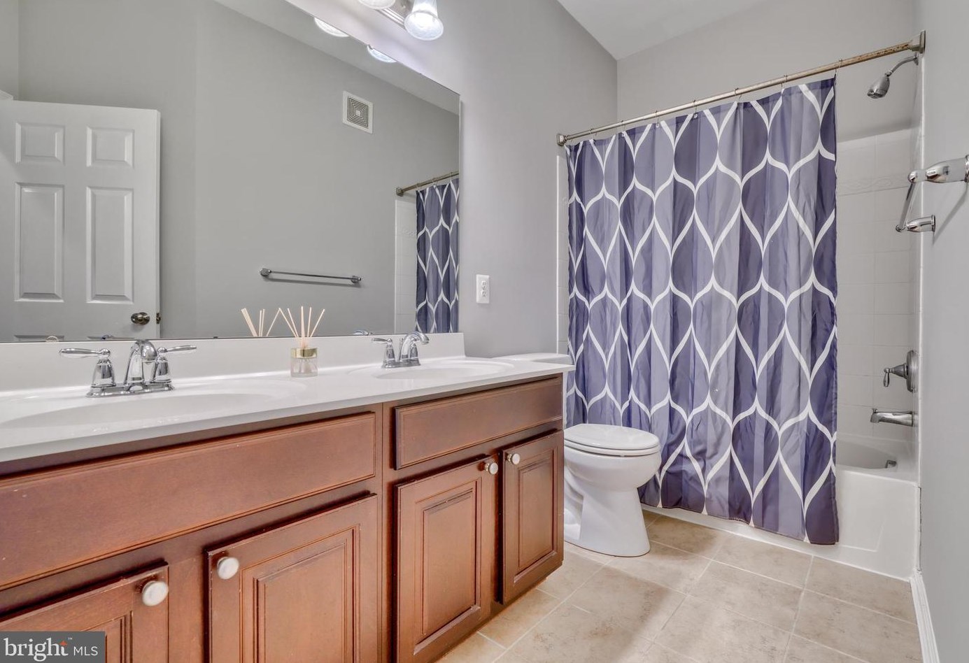 7138 Daniel John Dr, Baltimore MD  21075-5452 exterior