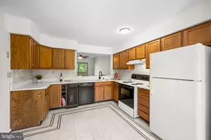 9453 Clocktower Ln, Columbia, MD 21046 - Photo 15