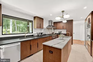 6625 Isle of Skye Dr, Highland, MD 20777 - Photo 9