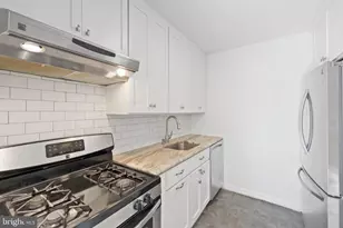 10572 Twin Rivers Rd, Columbia, MD 21044 - Photo 5