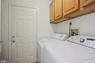 10222 Camelford Ct, Ellicott City, MD 21042 - Photo 23