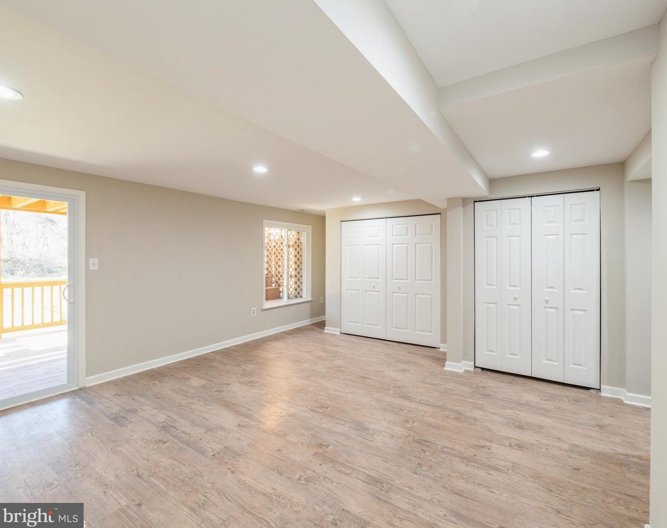 8103 Wooded Glen Ct, Ellicott MD 21043-6941 exterior