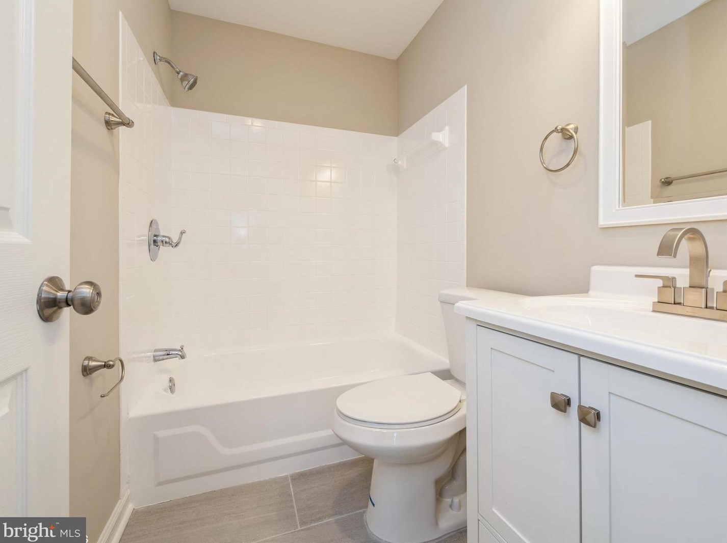 8103 Wooded Glen Ct, Ellicott MD 21043-6941 exterior