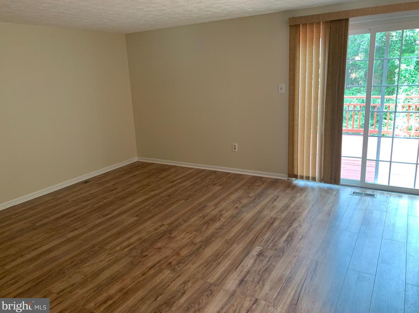 6089 Rock Glen Dr, Baltimore MD  21075-5400 exterior