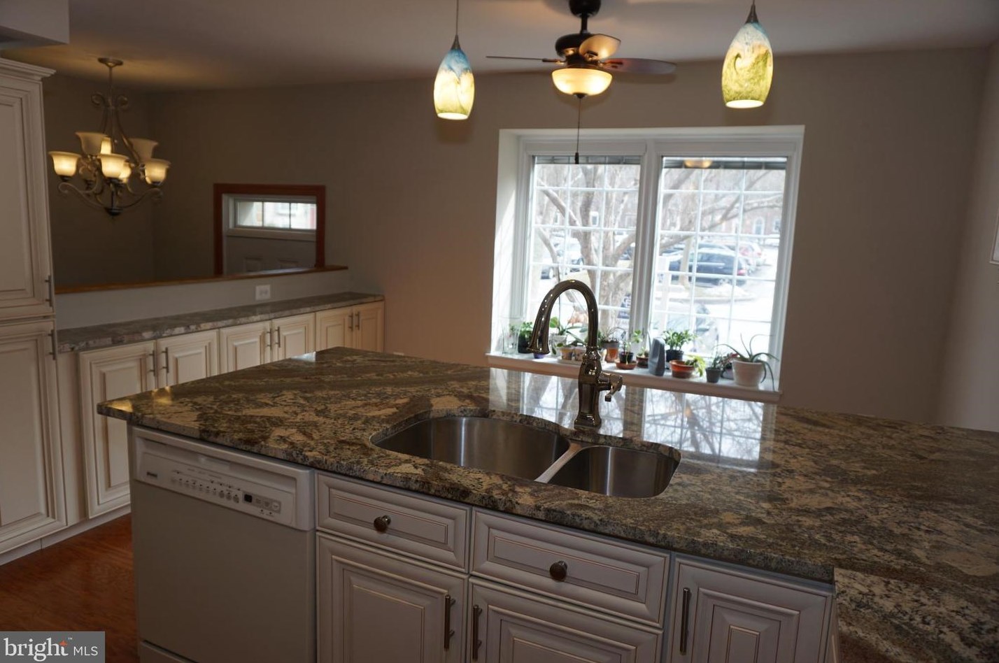 11916 New Country Ln, Columbia MD 21044-4405 exterior