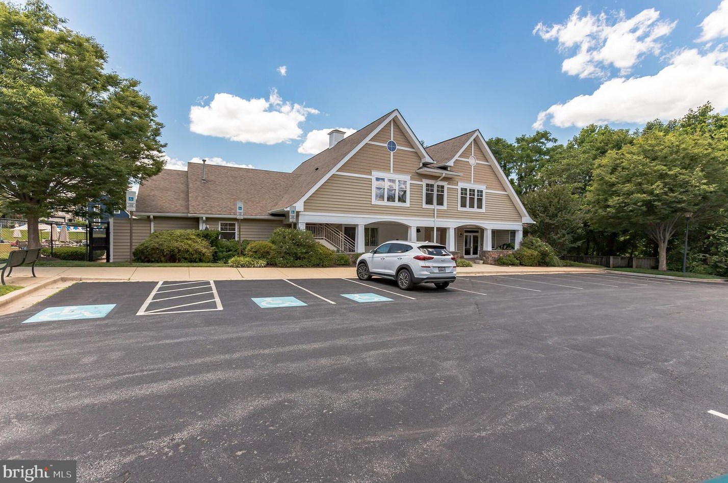 919 Hillside Lake Ter, Gaithersburg MD  20878-5254 exterior