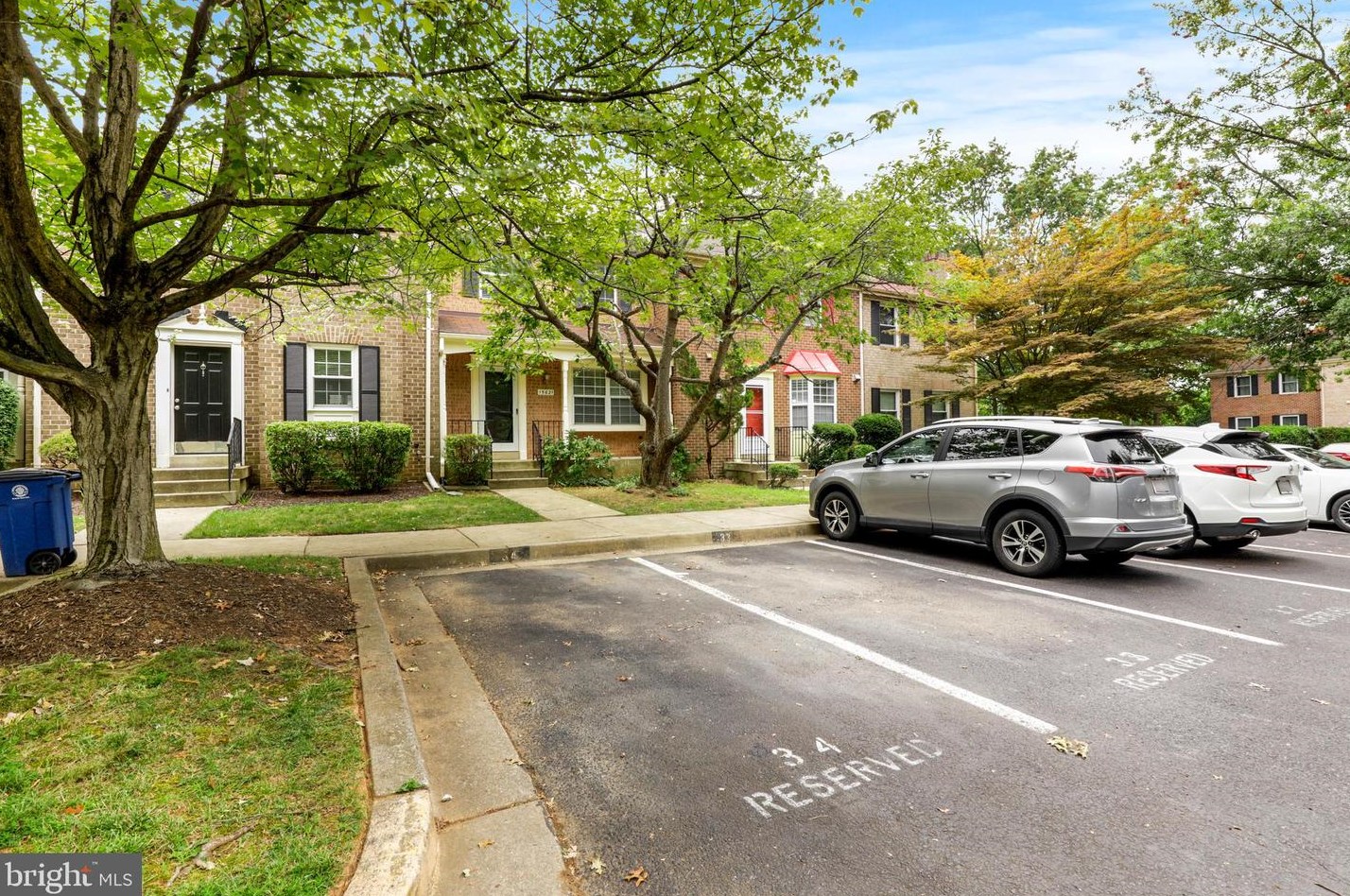 15621 Ambiance Dr, Gaithersburg MD  20878-2351 exterior