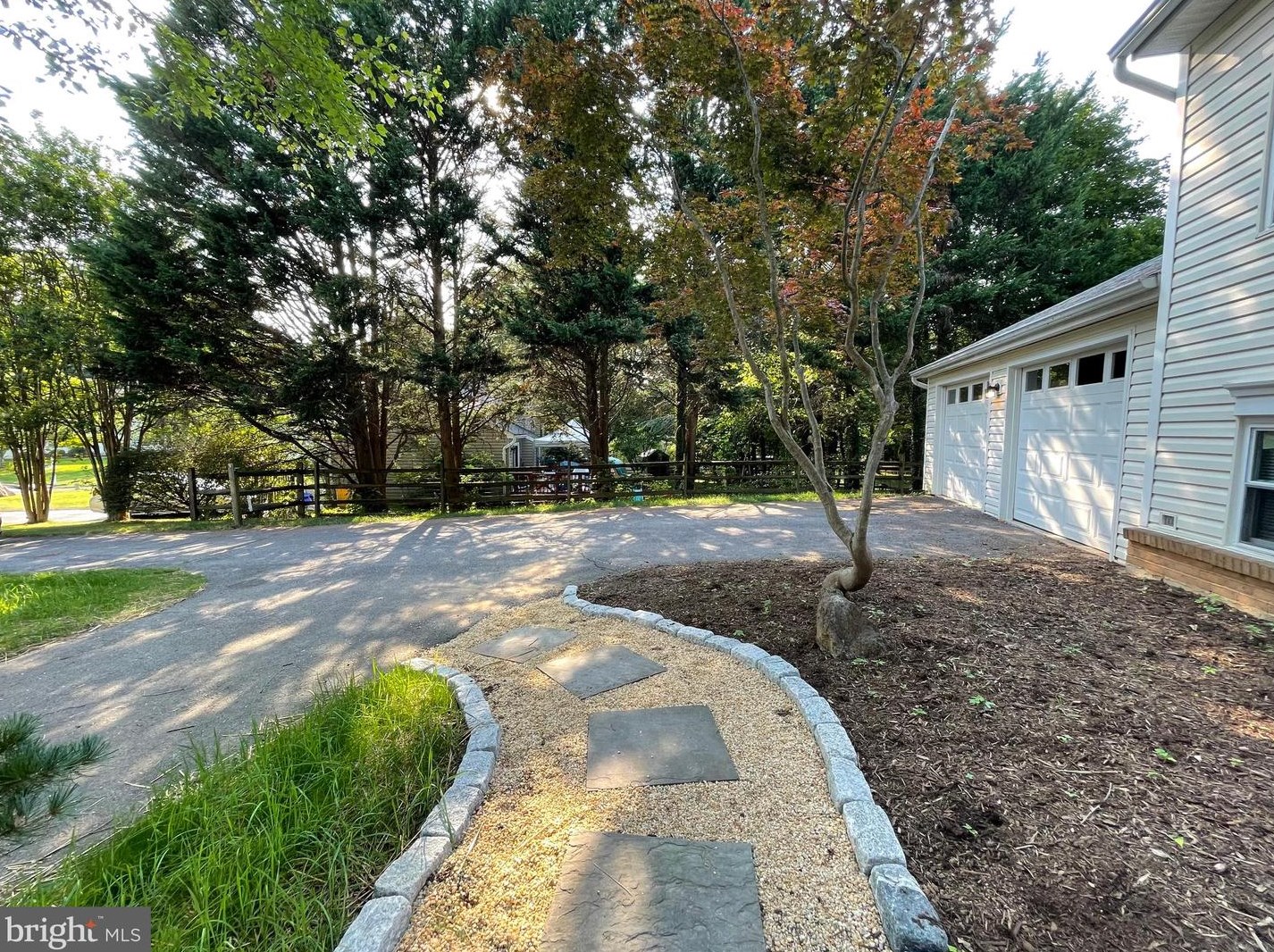 19508 Ridge Heights Dr, Gaithersburg MD  20879-1656 exterior