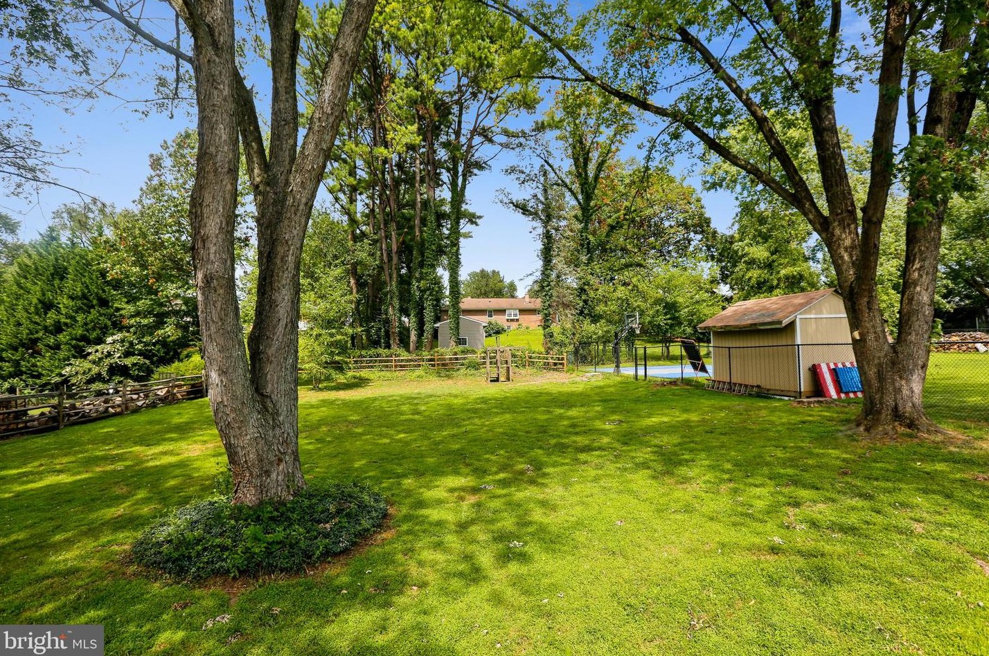 17533 Queen Elizabeth Dr, Olney MD  20832-2131 exterior