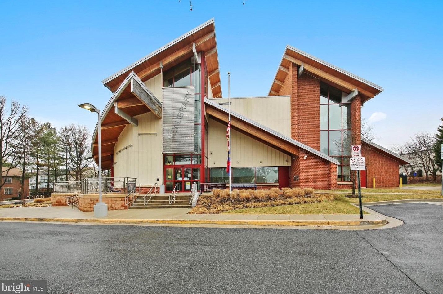 17533 Queen Elizabeth Dr, Olney MD  20832-2131 exterior