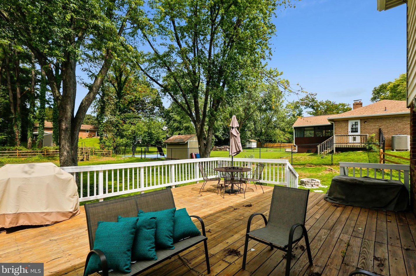 17533 Queen Elizabeth Dr, Olney MD  20832-2131 exterior