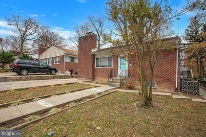 1103 Holton Lane - Photo 1