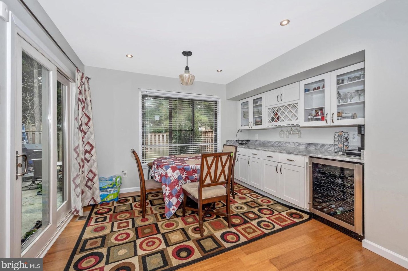 9846 Dairyton Ct, Gaithersburg MD 20886-1102 exterior