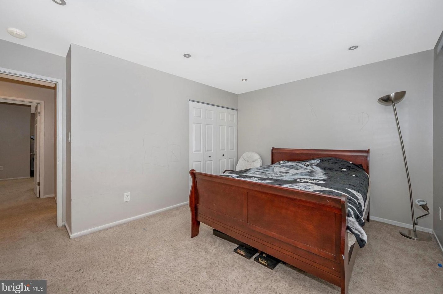 9846 Dairyton Ct, Gaithersburg MD 20886-1102 exterior