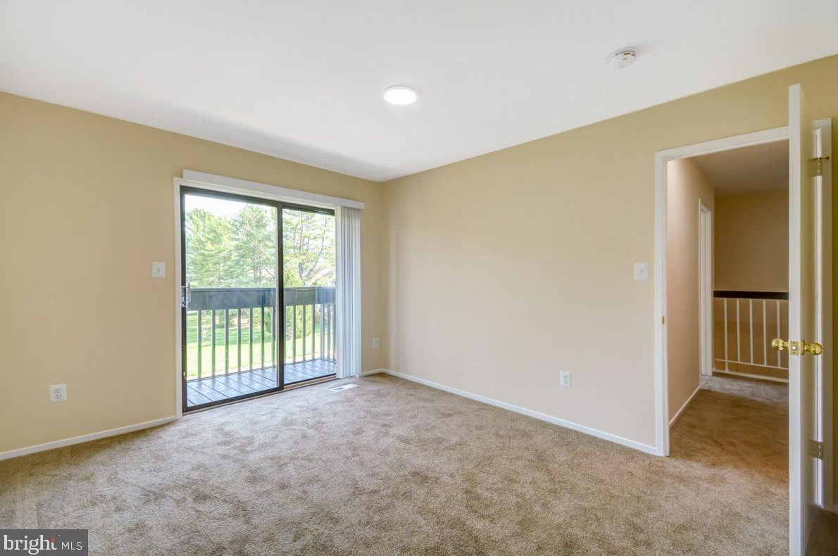 9842 Dairyton Ct, Gaithersburg MD 20886-1102 exterior