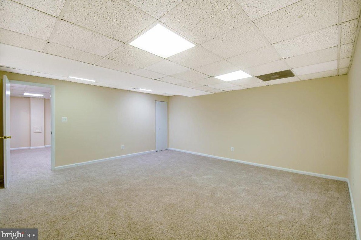 9842 Dairyton Ct, Gaithersburg MD 20886-1102 exterior