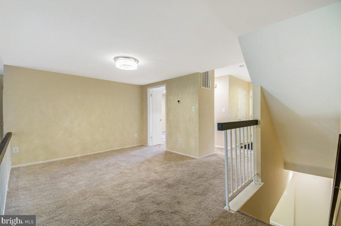 9842 Dairyton Ct, Gaithersburg MD 20886-1102 exterior