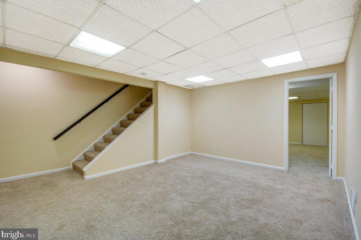 9842 Dairyton Ct, Gaithersburg MD 20886-1102 exterior