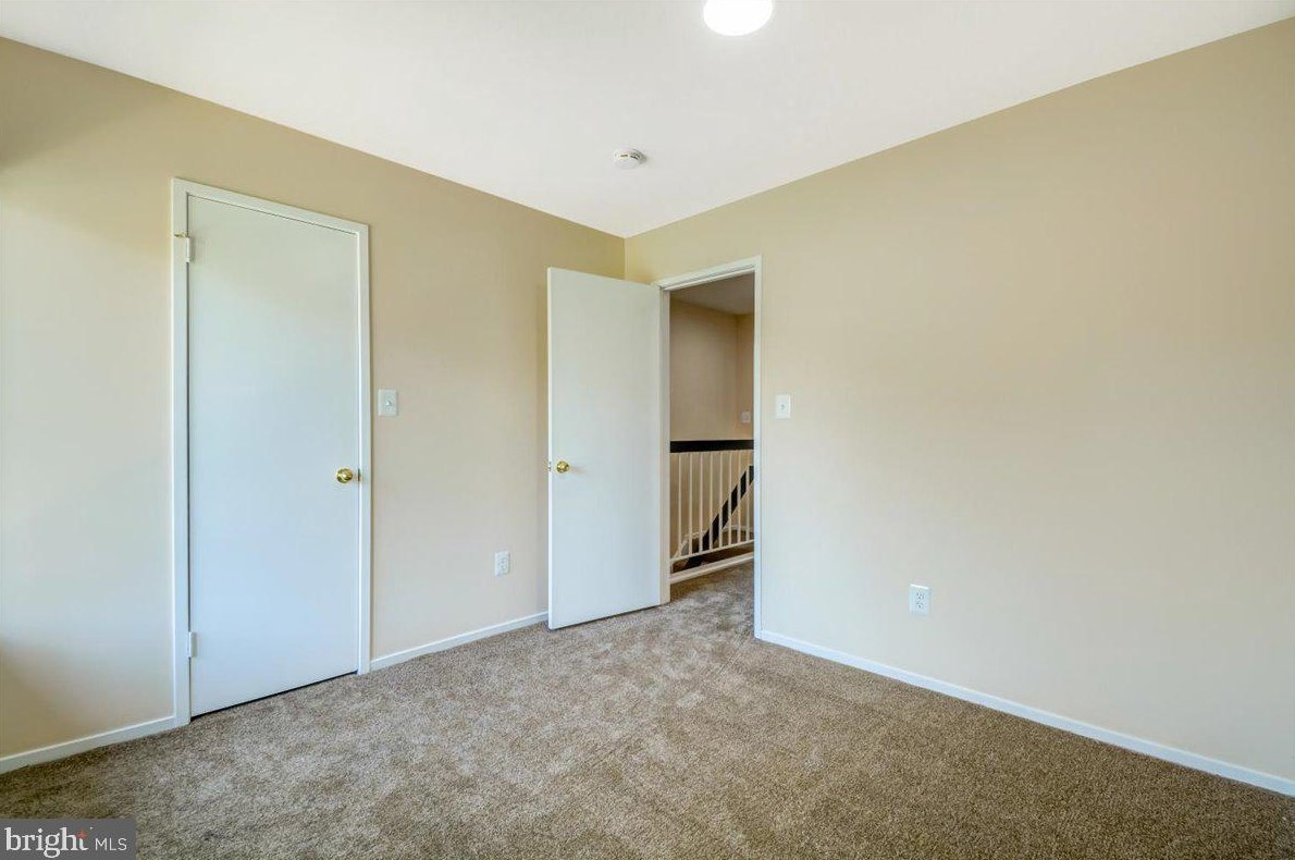 9842 Dairyton Ct, Gaithersburg MD 20886-1102 exterior