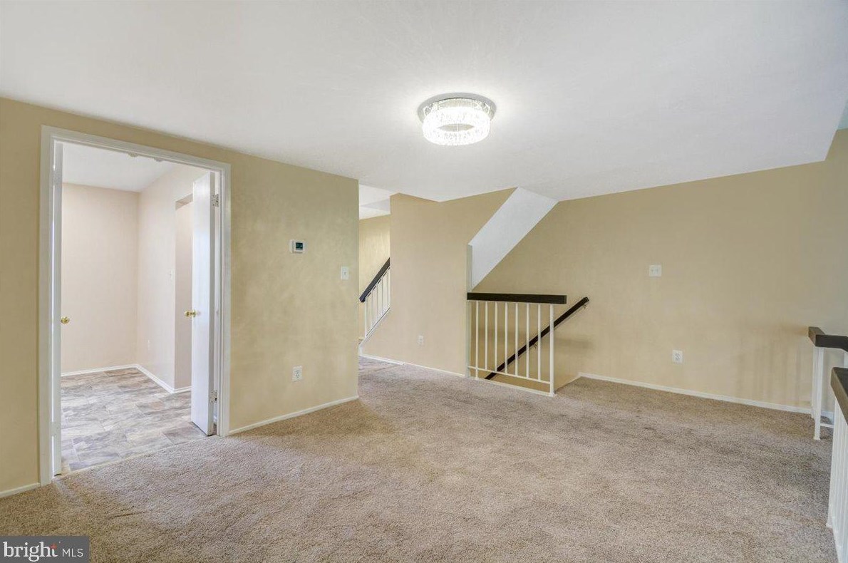 9842 Dairyton Ct, Gaithersburg MD 20886-1102 exterior