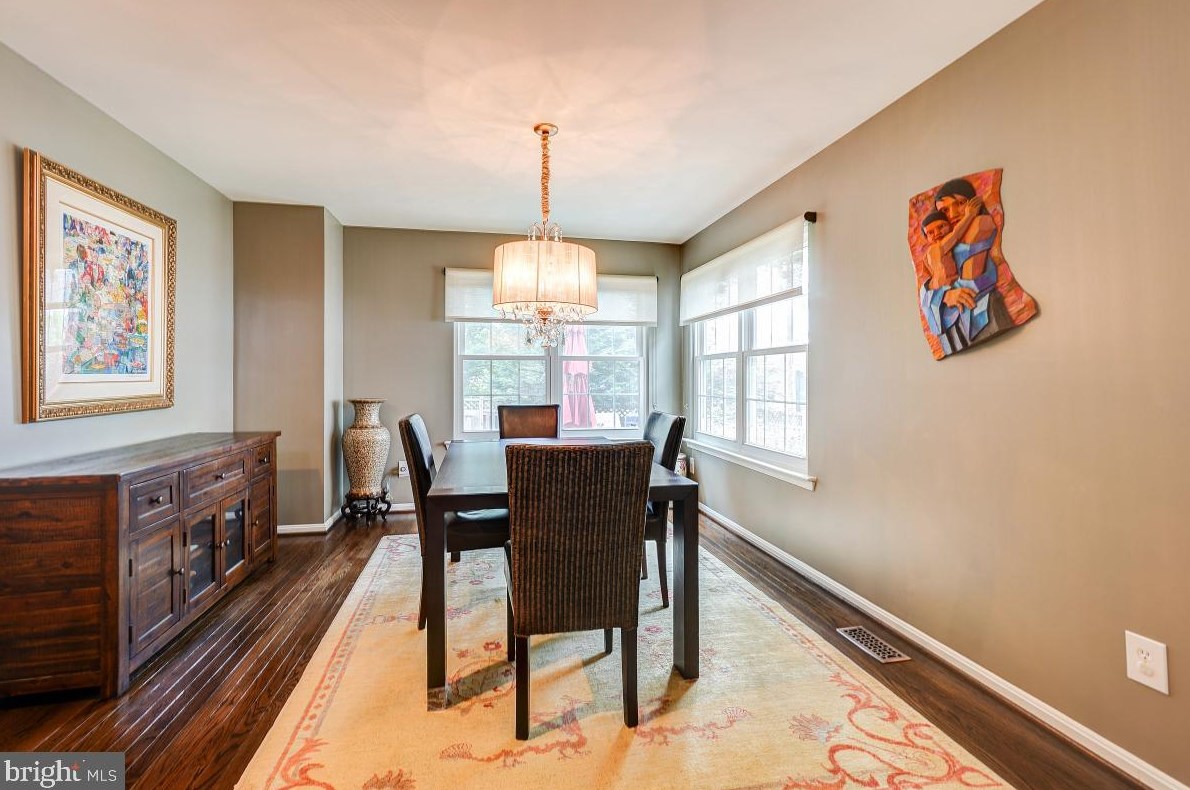 8303 Marketree Cir, Gaithersburg MD 20886-4919 exterior