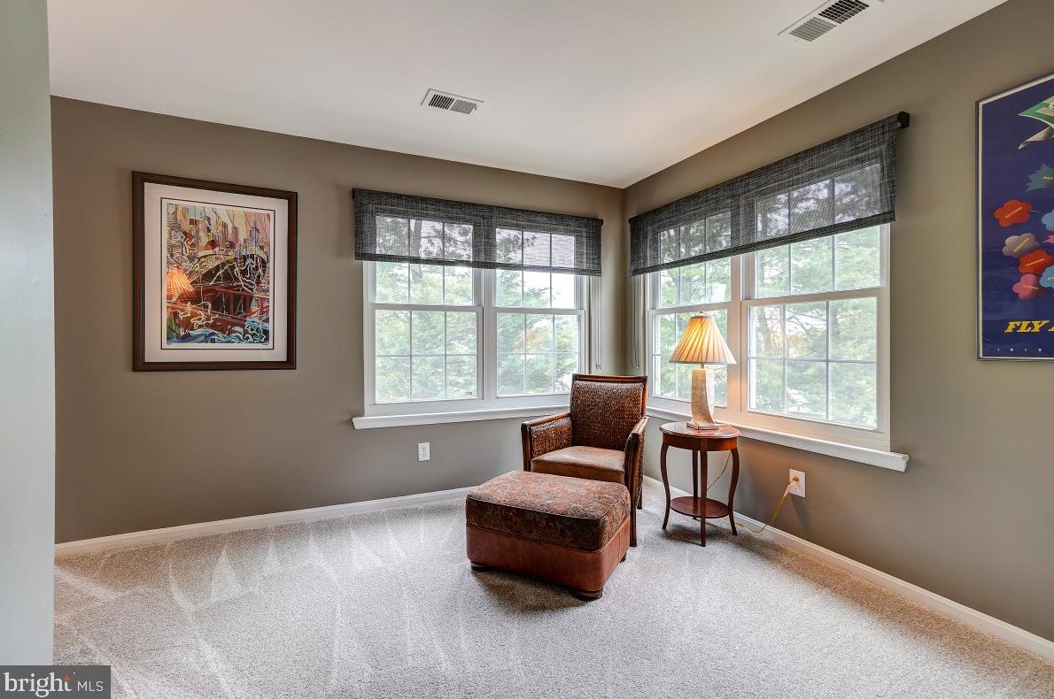 8303 Marketree Cir, Gaithersburg MD 20886-4919 exterior