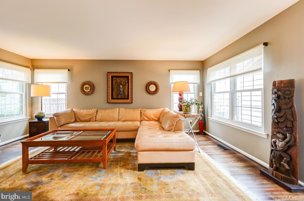 8303 Marketree Cir, Gaithersburg MD 20886-4919 exterior