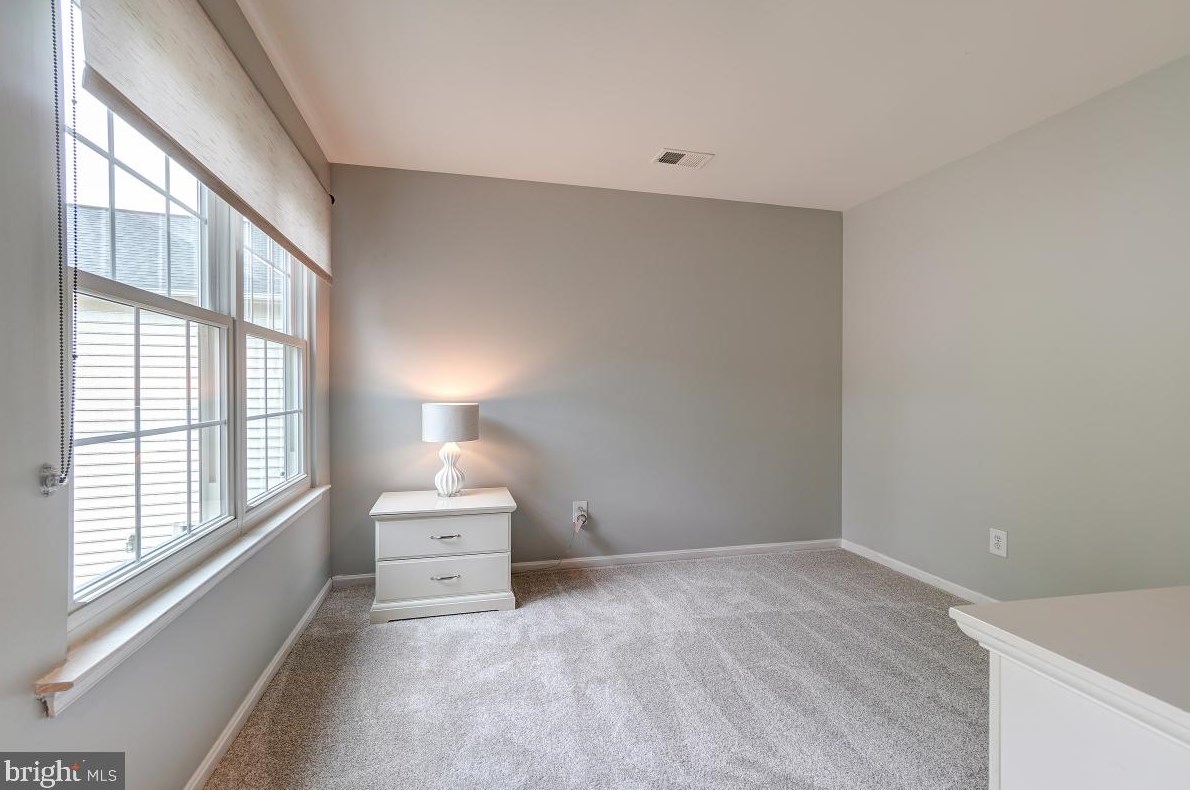 8303 Marketree Cir, Gaithersburg MD 20886-4919 exterior