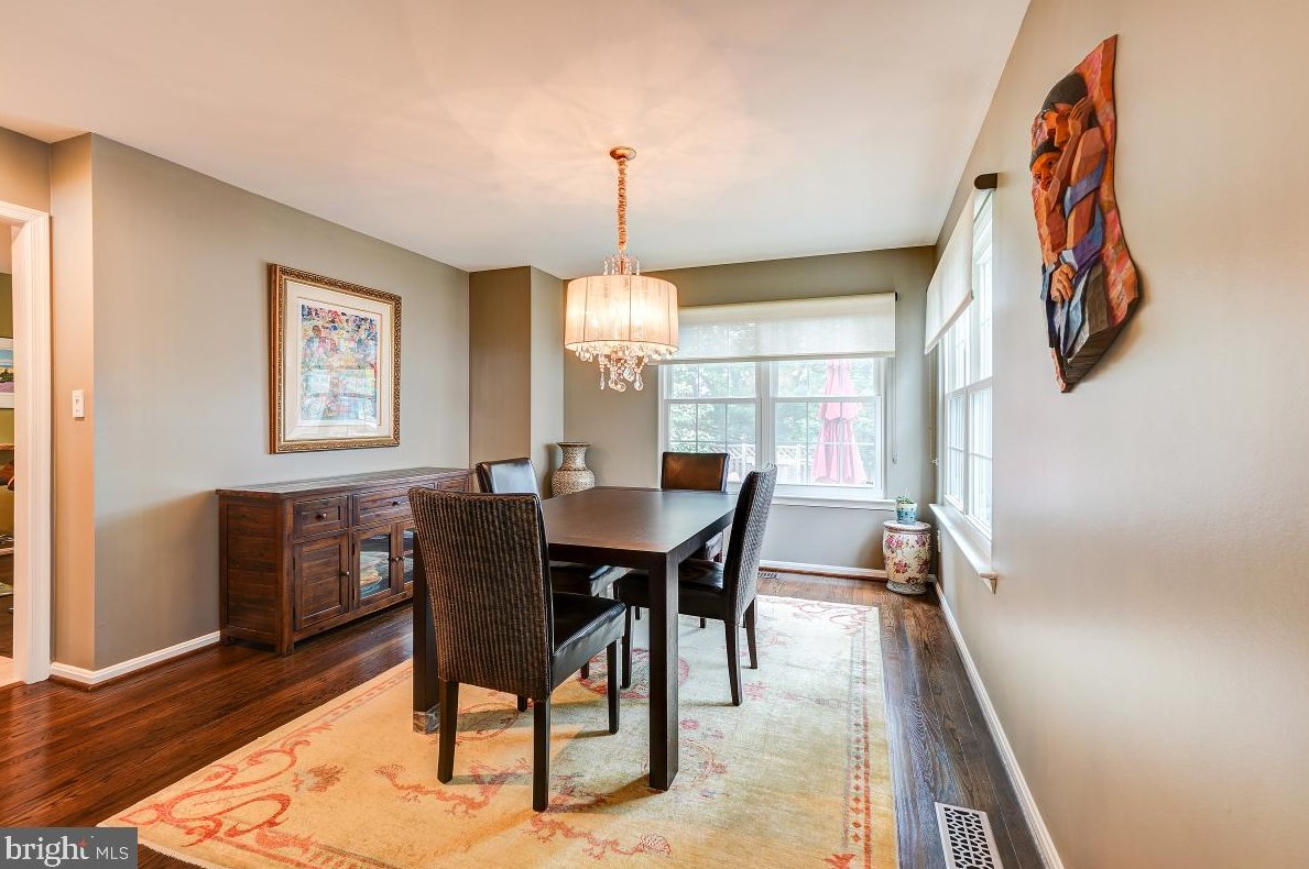 8303 Marketree Cir, Gaithersburg MD 20886-4919 exterior