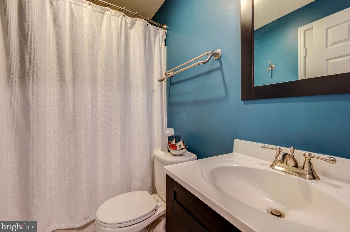 8303 Marketree Cir, Gaithersburg MD 20886-4919 exterior