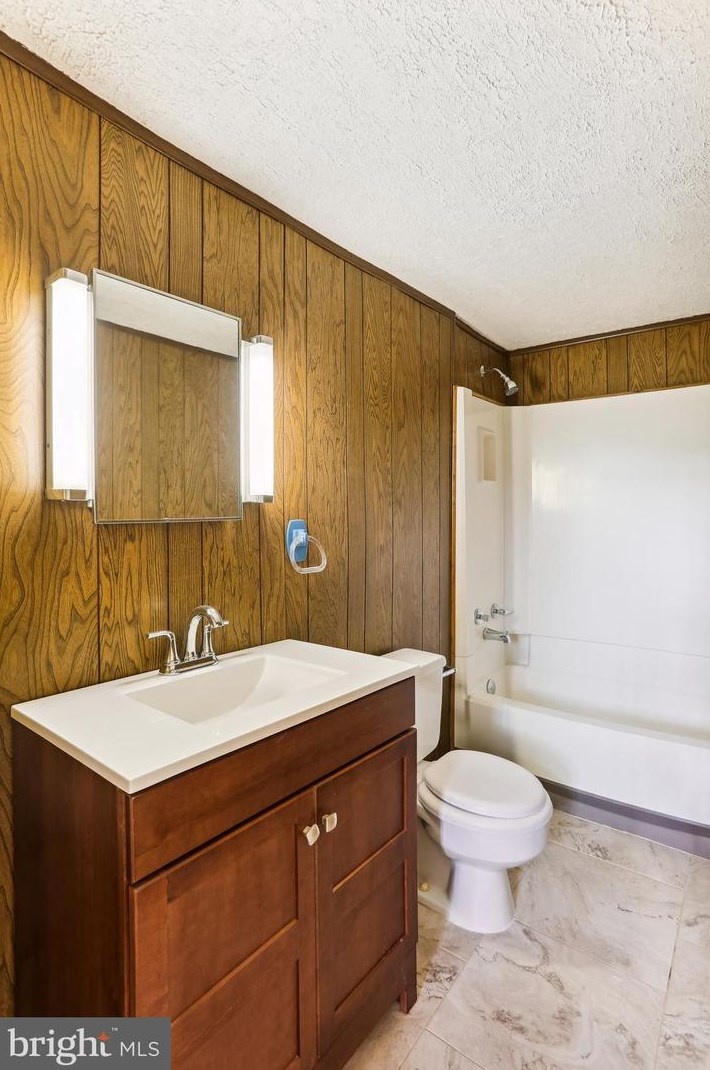 9764 Whetstone Dr, Gaithersburg MD 20886-3120 exterior