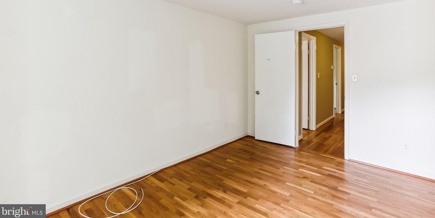 9764 Whetstone Dr, Gaithersburg MD 20886-3120 exterior