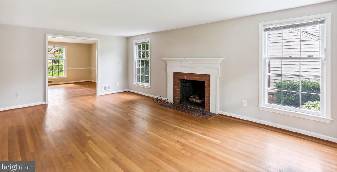 9764 Whetstone Dr, Gaithersburg MD 20886-3120 exterior