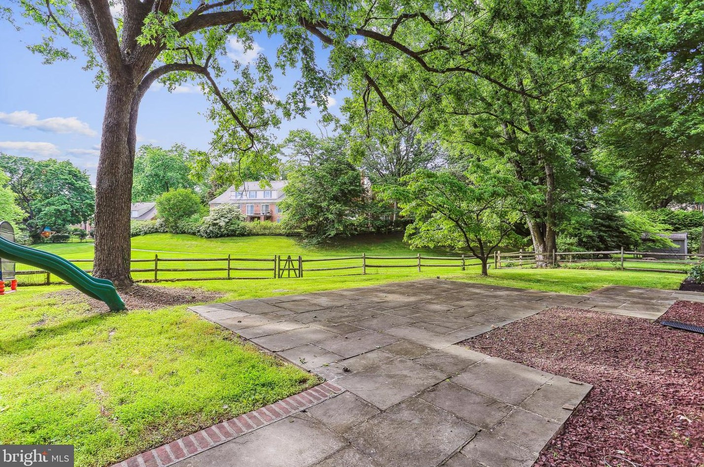 9764 Whetstone Dr, Gaithersburg MD 20886-3120 exterior