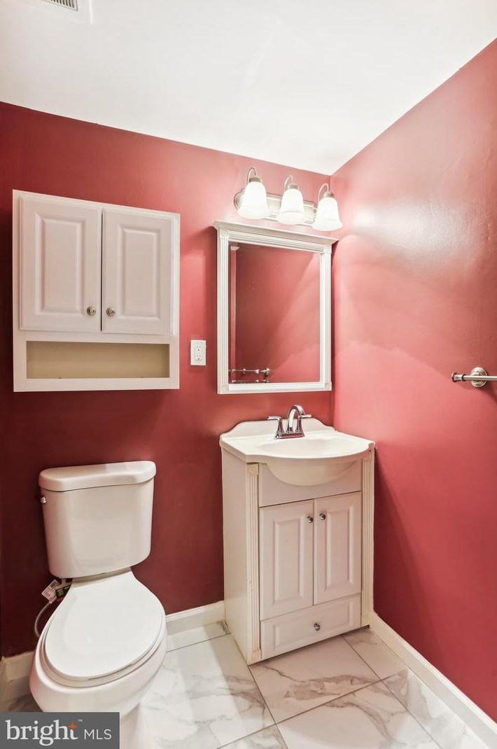 9764 Whetstone Dr, Gaithersburg MD 20886-3120 exterior