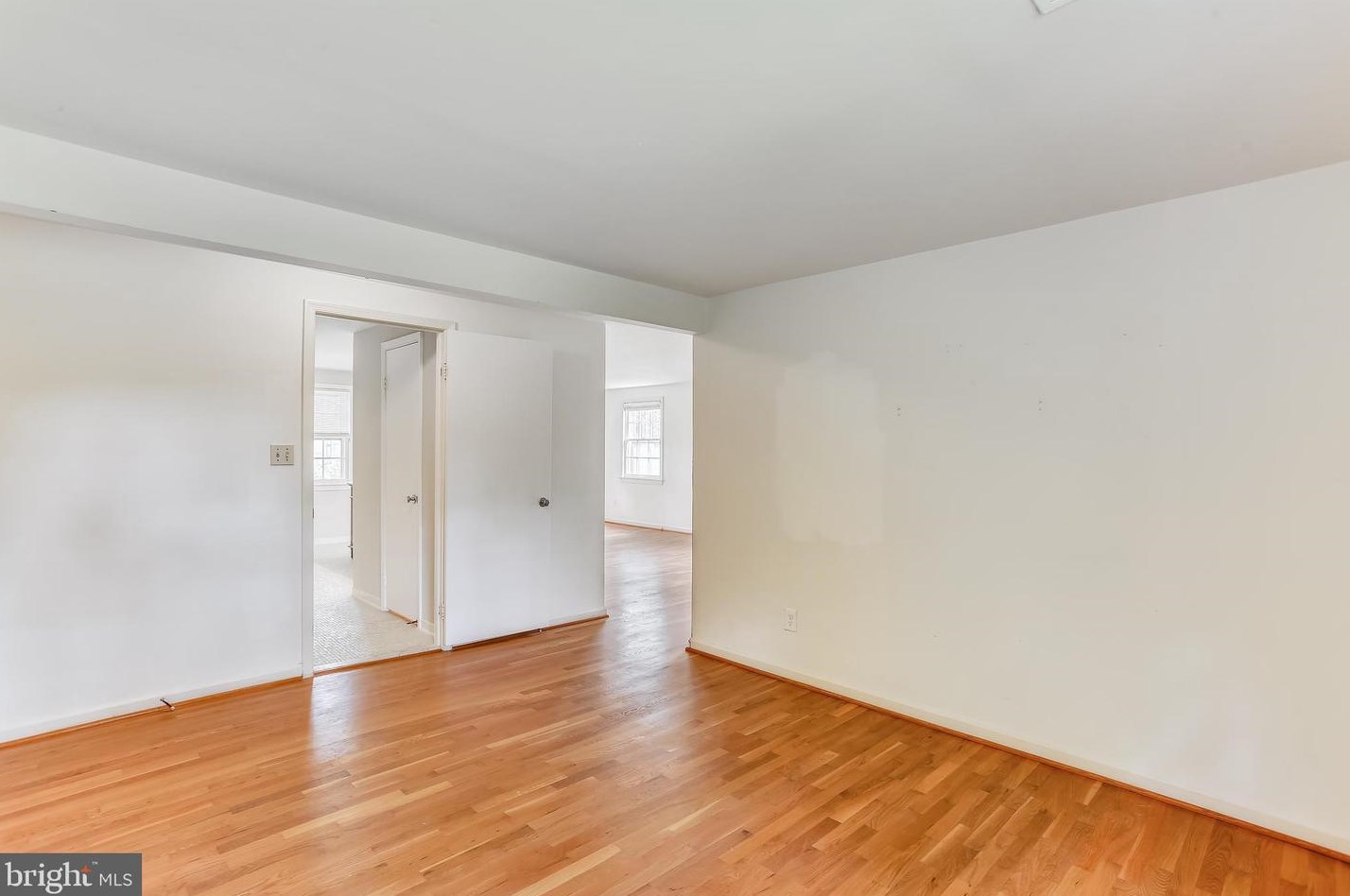 9764 Whetstone Dr, Gaithersburg MD 20886-3120 exterior