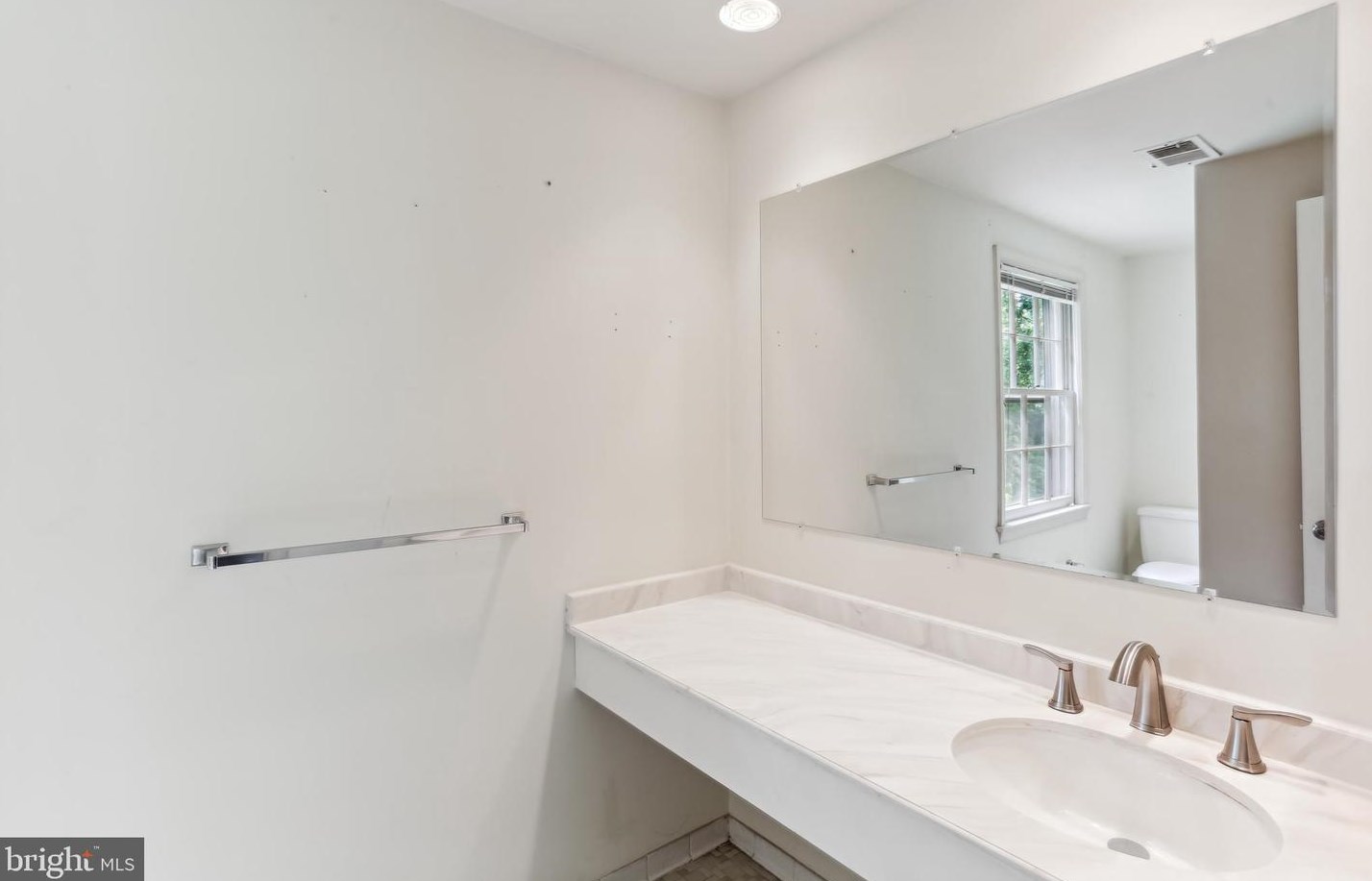 9764 Whetstone Dr, Gaithersburg MD 20886-3120 exterior