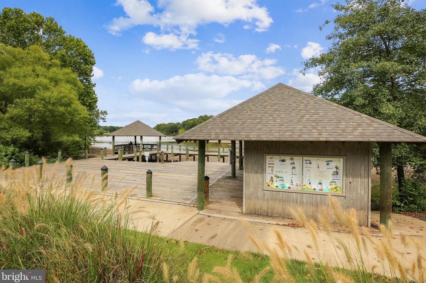 9764 Whetstone Dr, Gaithersburg MD 20886-3120 exterior