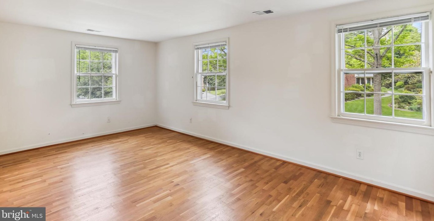 9764 Whetstone Dr, Gaithersburg MD 20886-3120 exterior