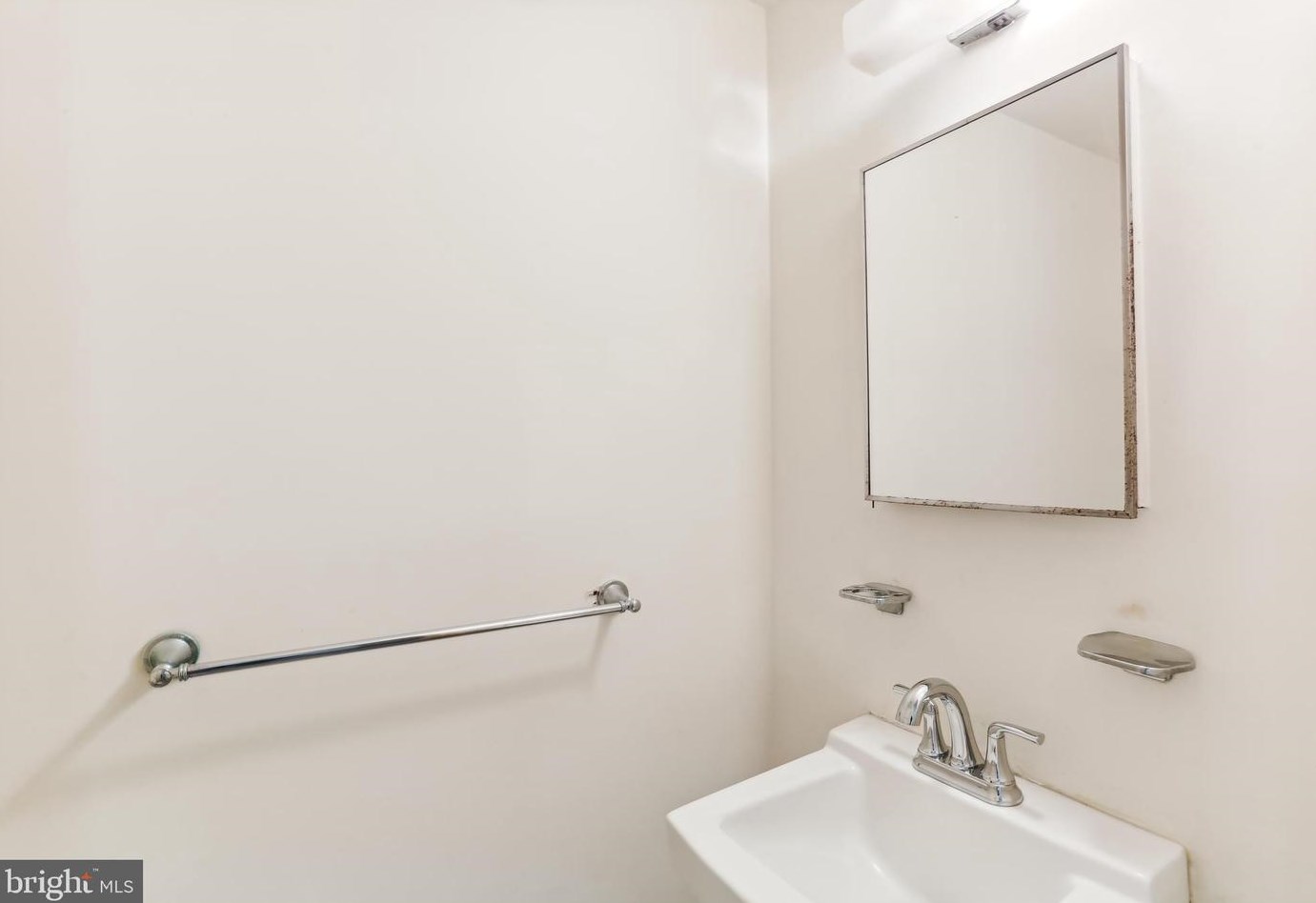 9764 Whetstone Dr, Gaithersburg MD 20886-3120 exterior