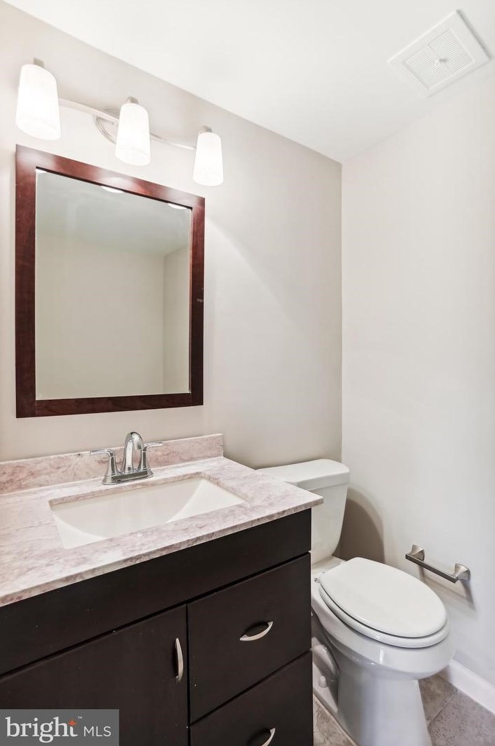 9764 Whetstone Dr, Gaithersburg MD 20886-3120 exterior