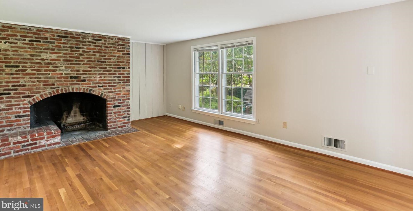 9764 Whetstone Dr, Gaithersburg MD 20886-3120 exterior