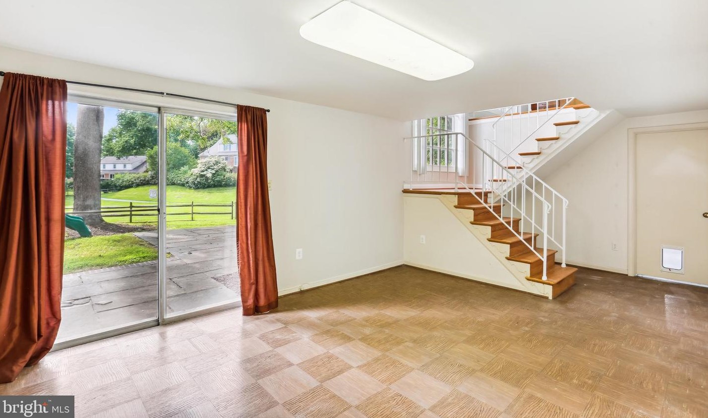 9764 Whetstone Dr, Gaithersburg MD 20886-3120 exterior