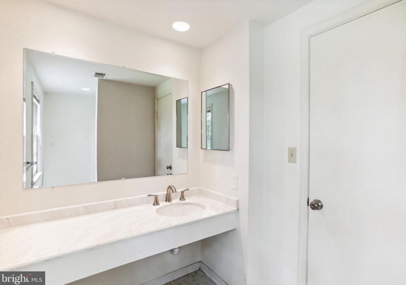 9764 Whetstone Dr, Gaithersburg MD 20886-3120 exterior