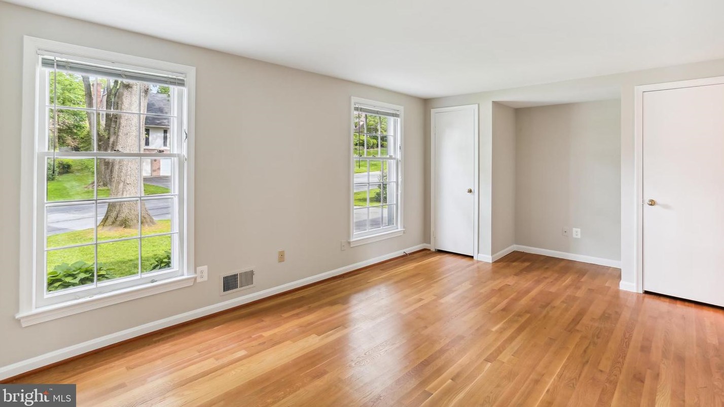 9764 Whetstone Dr, Gaithersburg MD 20886-3120 exterior