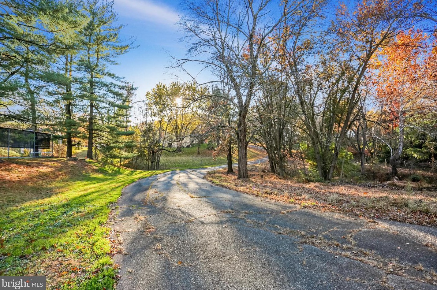 11104 Freas Dr, Gaithersburg MD 20878-2510 exterior